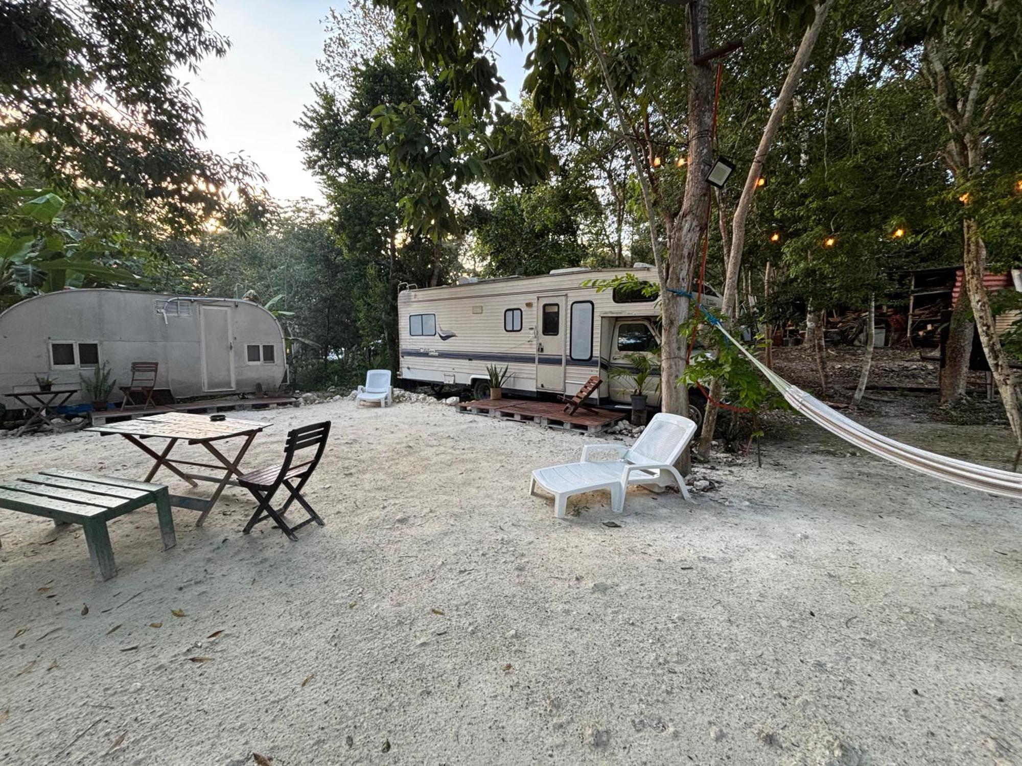 Momotoh Camper Hotel Xpujil Bagian luar foto