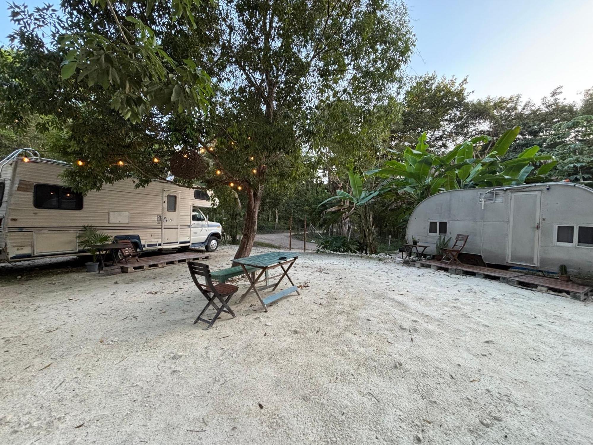 Momotoh Camper Hotel Xpujil Bagian luar foto