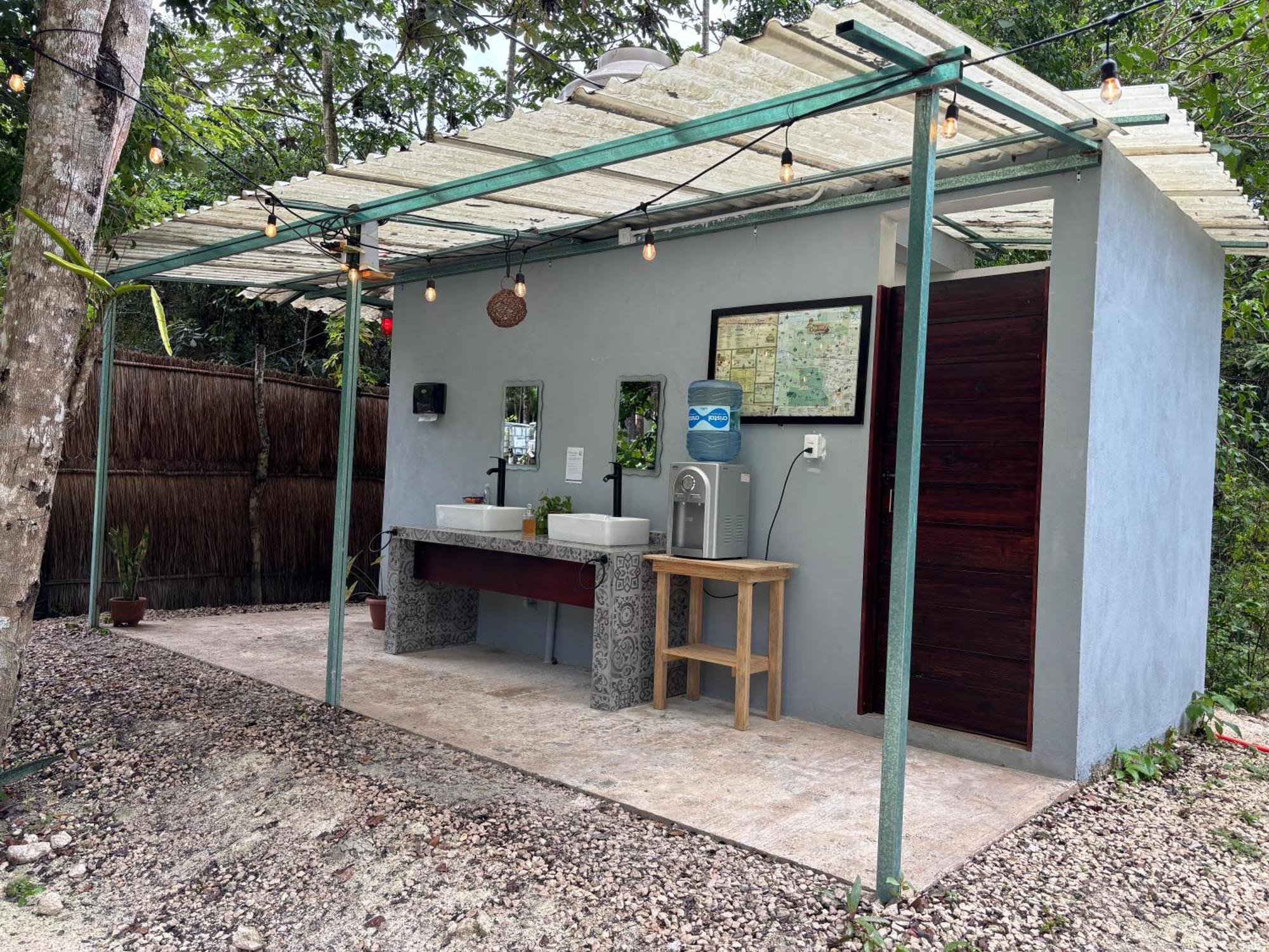Momotoh Camper Hotel Xpujil Bagian luar foto
