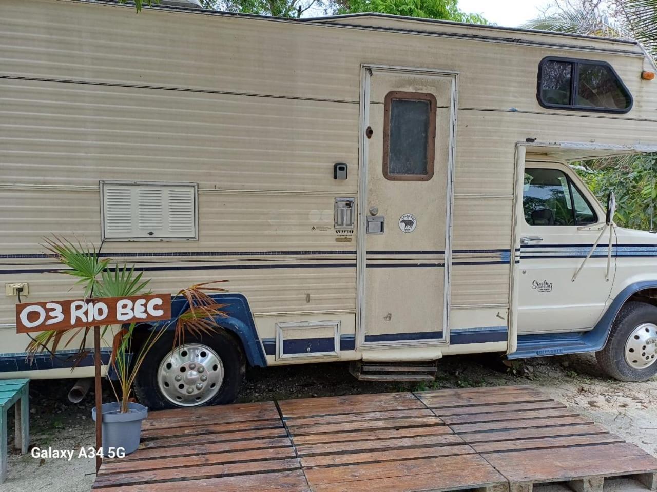 Momotoh Camper Hotel Xpujil Bagian luar foto
