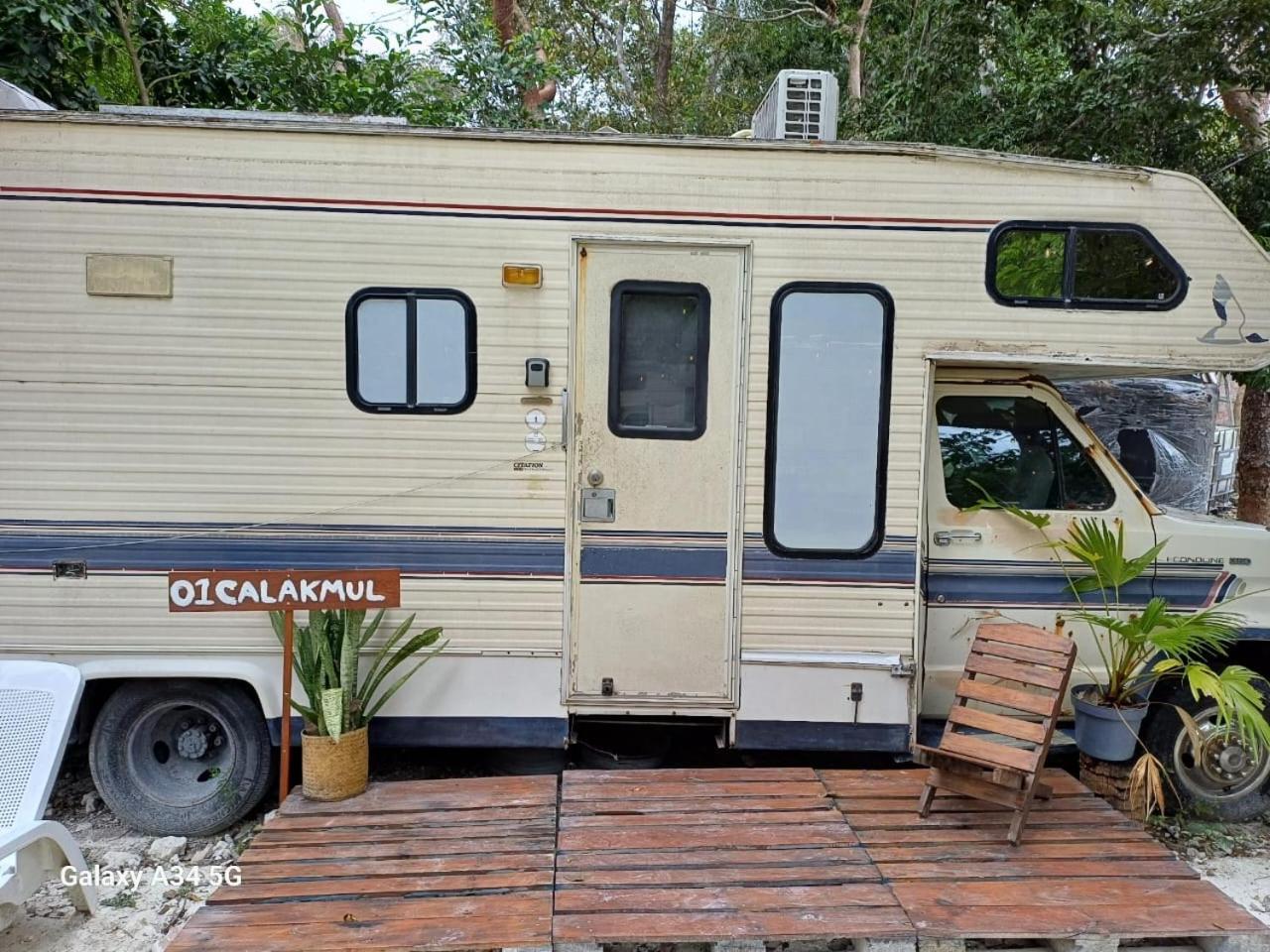 Momotoh Camper Hotel Xpujil Bagian luar foto
